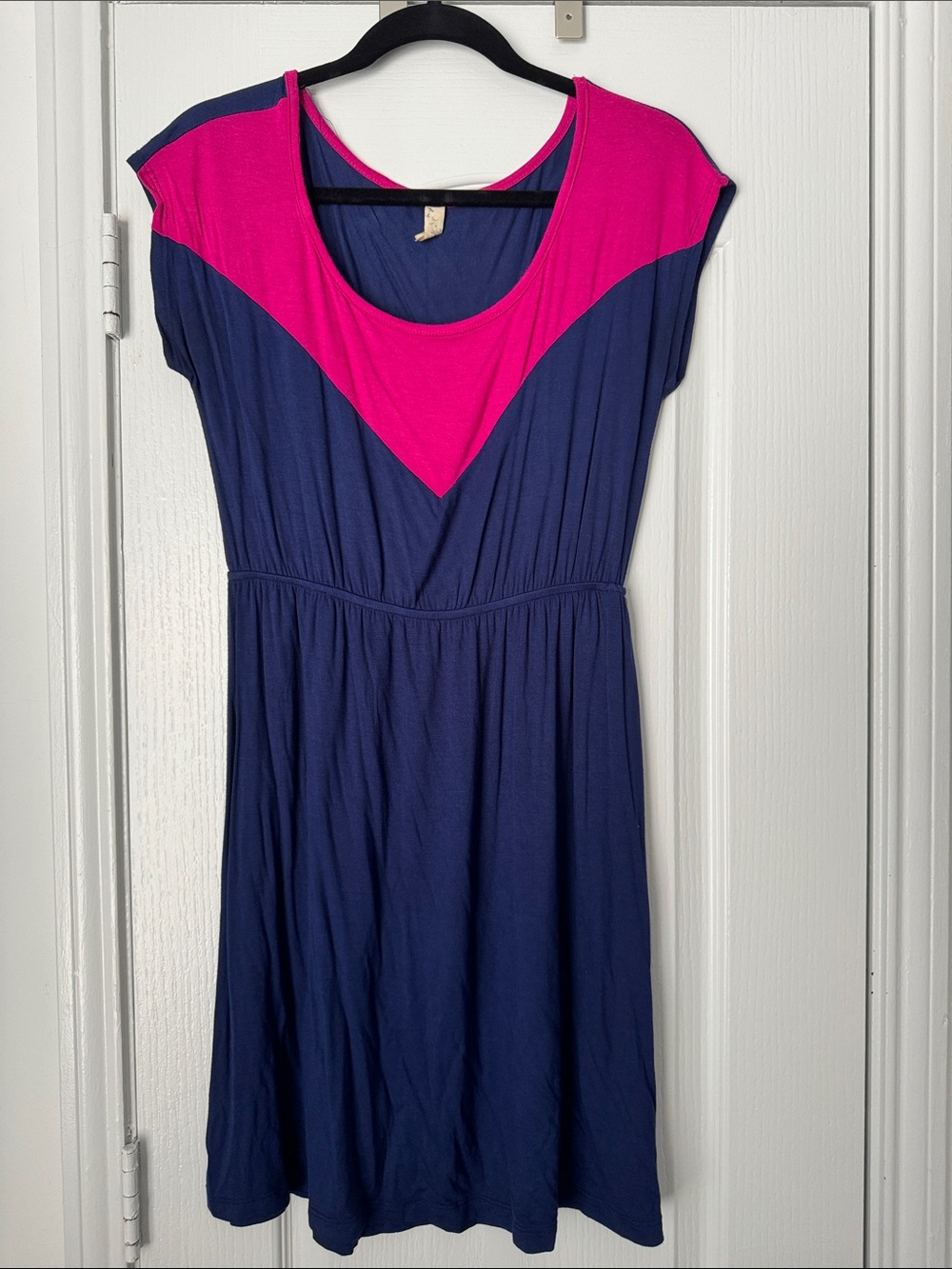 S - Women’s Navy and Hot Pink Scoop Neck Casual Dress